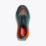 Hoka Mach X 2 woman